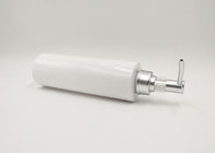 bottiglia d'imballaggio bianca di plastica della lozione dell'ANIMALE DOMESTICO di 100ml 200ml con la pompa d'argento