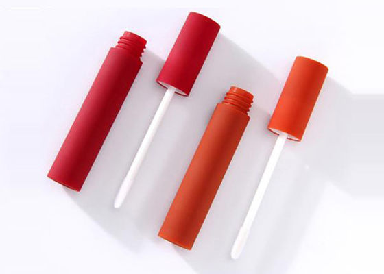 Il colore opaco rosso 5ml svuota la forma del cilindro dei contenitori di lucentezza del labbro facile portare