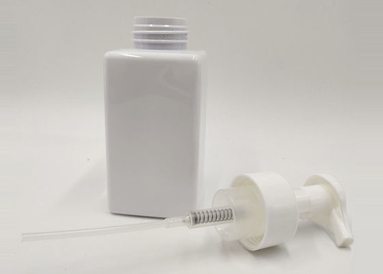 tipo di sigillatura cosmetico di forma 32/28mm del quadrato della bottiglia dell'ANIMALE DOMESTICO della pompa della schiuma 250ml